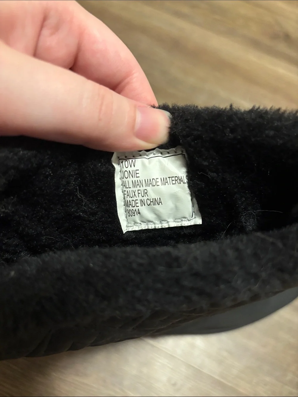 women’s black faux fur winter boots